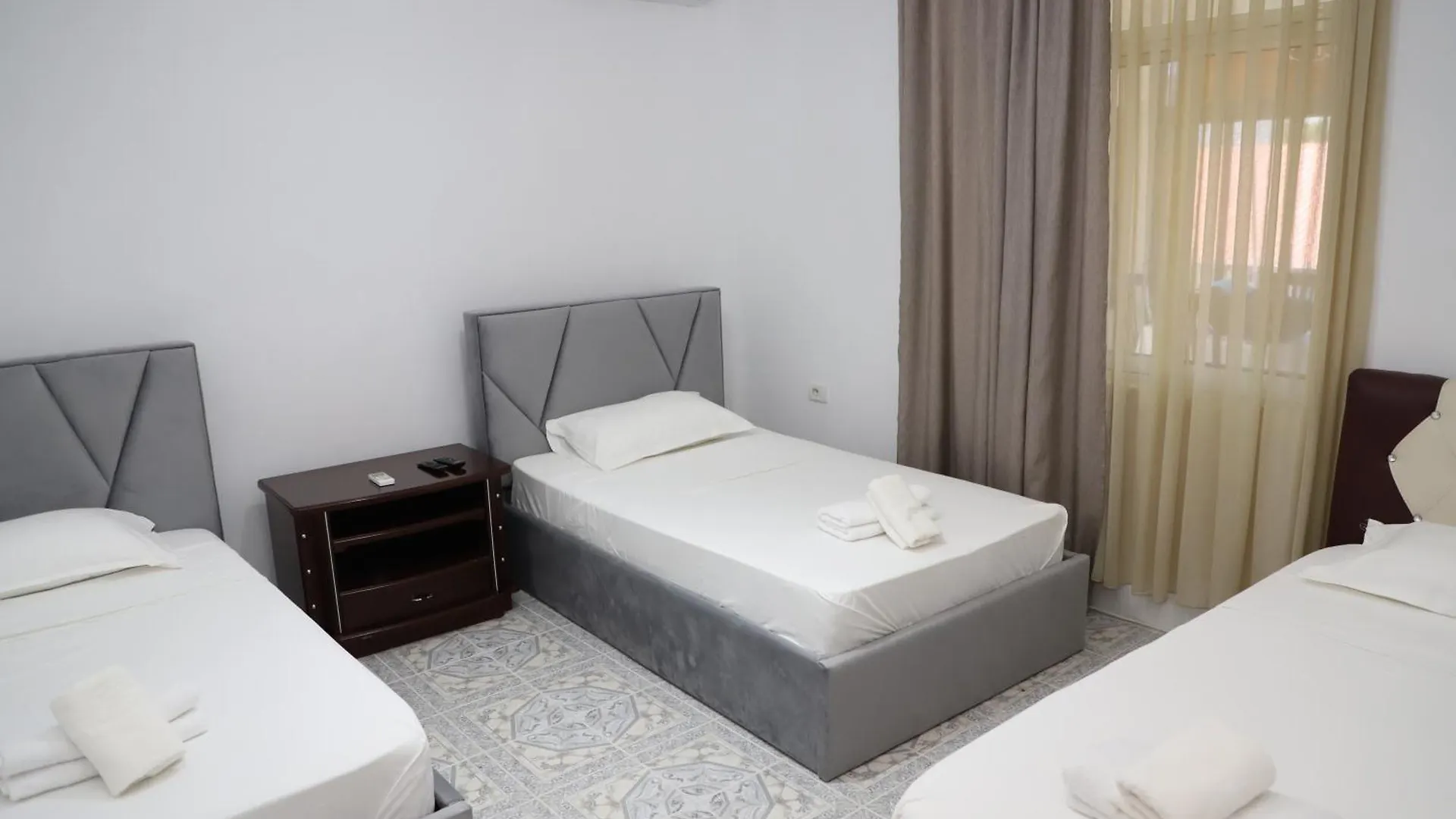 Guesthouse Ab Μπεράτ