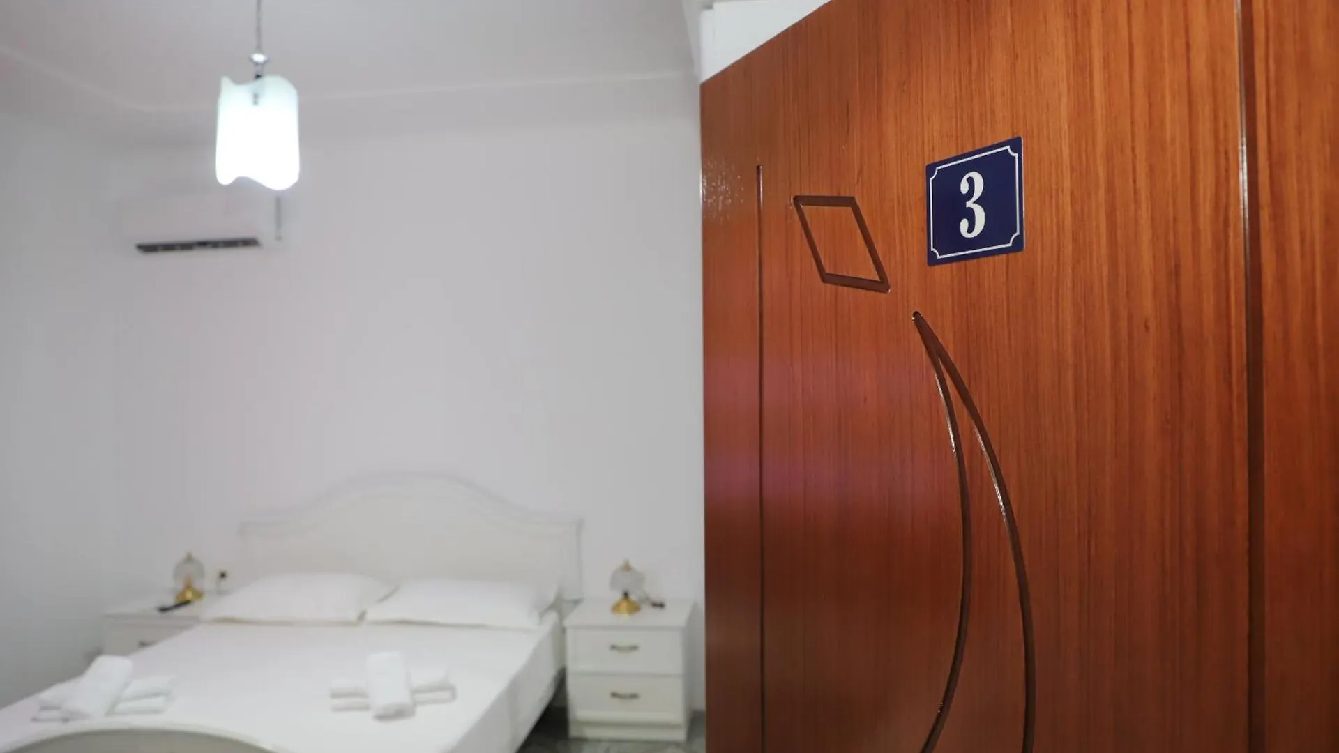 Πανσιόν Guesthouse Ab Μπεράτ