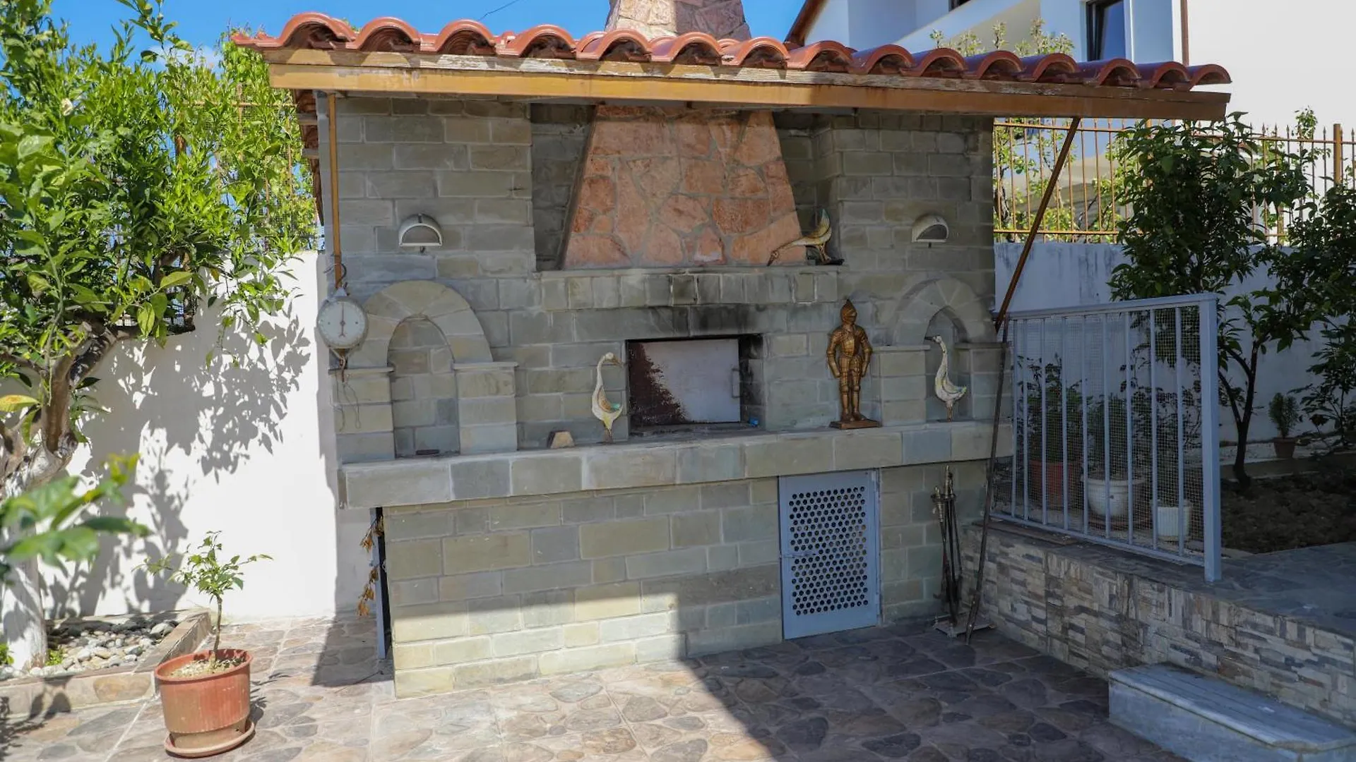 Guesthouse Ab Μπεράτ