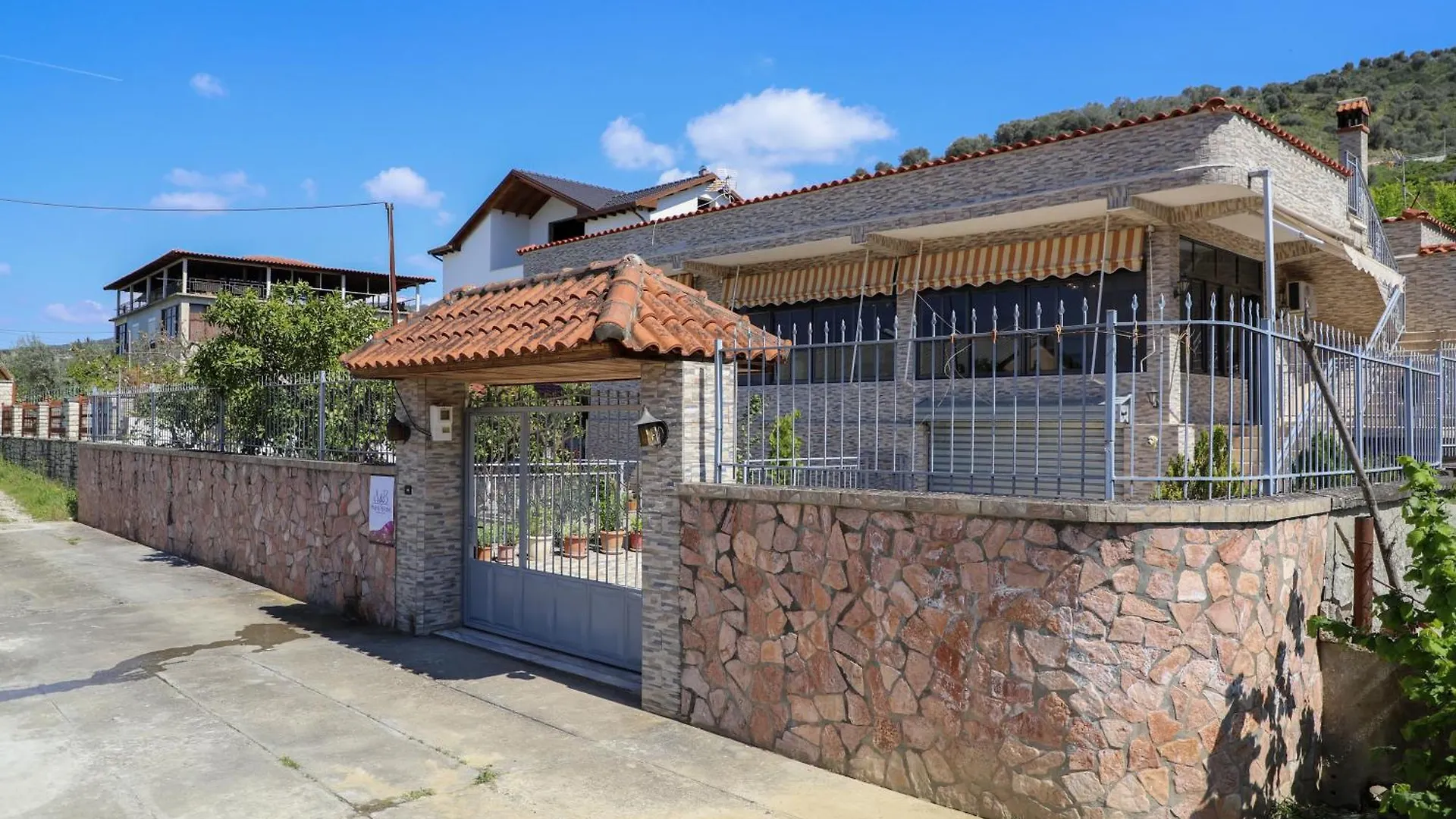 Guesthouse Ab Μπεράτ